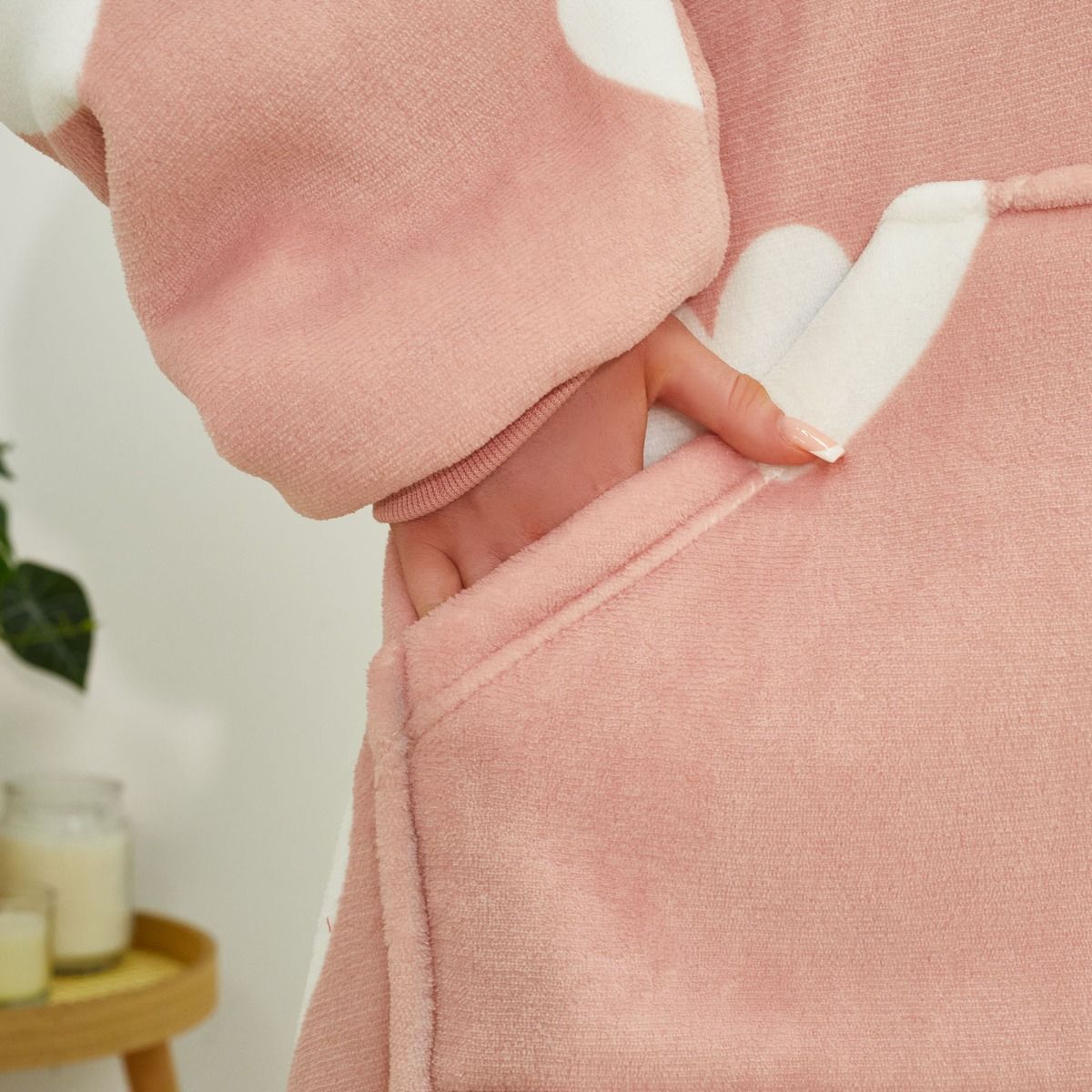 Cozy Heart Print Hoodie Blanket - Charcoal & Blush