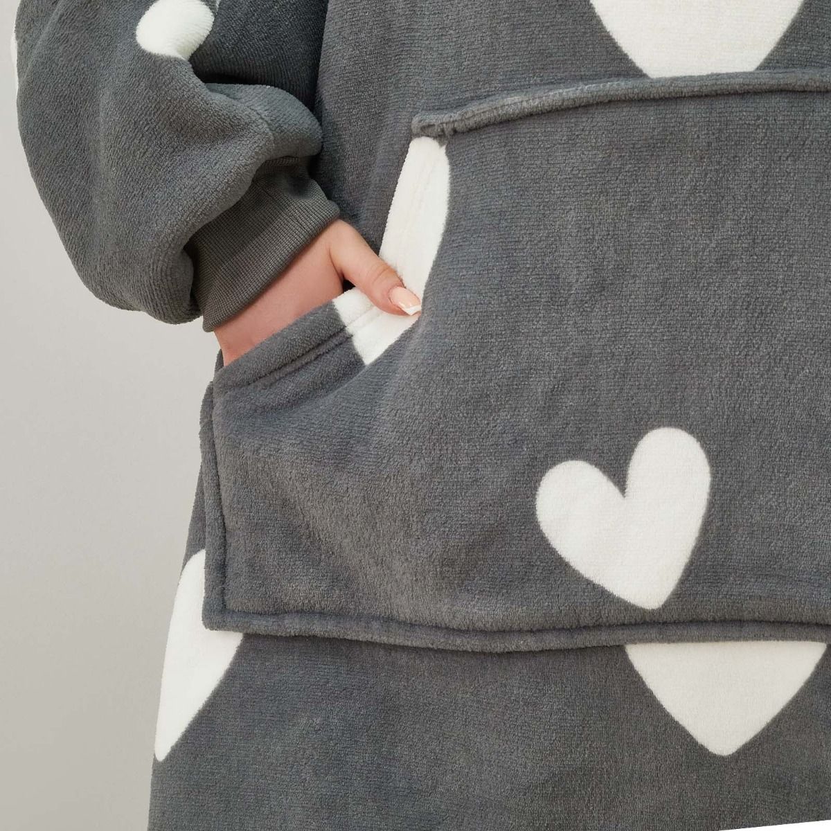 Cozy Heart Print Hoodie Blanket - Charcoal & Blush
